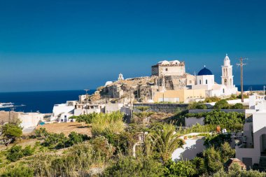 Akrotiri, Yunanistan 'ın Santorini kentindeki Thira (veya Thera) adasında yer alan bir köydür..