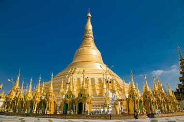 Altın Shwedagon tapınağı Yangon, Myanmar 'daki ana Budist stupası. (Burma)