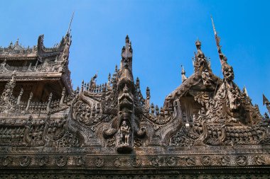 Shwenandaw Kyaung Tapınağı veya Altın Saray Manastırı, Mandalay, Myanmar. (Burma)
