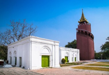 Mandalay 'daki Kraliyet Sarayı Kulesi, Myanmar. (Burma)