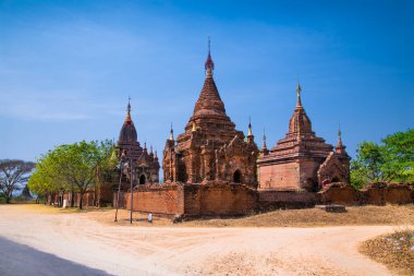 Myanmar, Bagan 'daki antik iza Gawn Pagoda tapınağı. (Burma)