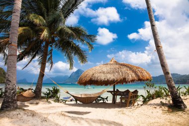 Filipinler, Palawan adasındaki Marimegmeg plajının inanılmaz güzelliği..