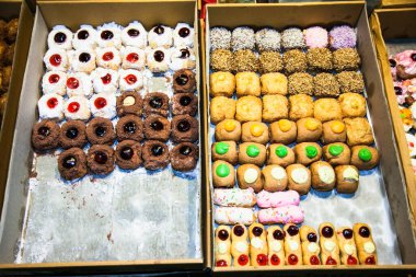 Kremalı ve reçelli Tayland usulü kek Tayland usulü Tayland 'da Phuket, Tayland' da eski bir tatlı tatlısı..