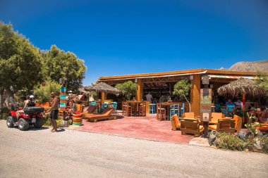  Santorini, Yunanistan... 11 Haziran 2016. Santorini 'deki Permissa' da bir kafede. Yunanistan.