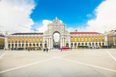 Lisboa, Portekiz 10 numara. 2018: Praca do Comrcio 'daki Rua Augusta Kemeri, İngilizce Ticaret Meydanı, Lisbons ana meydanı. Portekiz