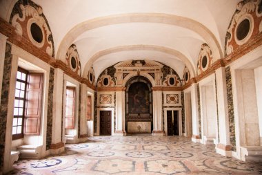 Lizbon, Portekiz - 24 Mart 2009: Evora, Lizbon, Portekiz 'deki Igreja da Graa kilisesi ve manastırı