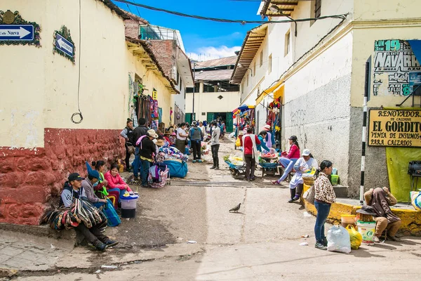 Cusco Peru Styczeń 2019 Ludzie Targu Ulicznym Zabytkowym Mieście Cusco — Zdjęcie stockowe