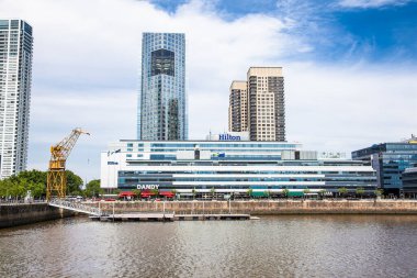 Buenos Aires Arjantin - 27 Aralık 2018: Puerto Madero Bölgesi, Buenos Aires, Arjantin.