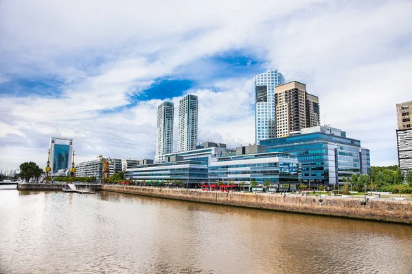 Buenos Aires Argentyna Grudnia 2018 Dzielnica Puerto Madero Słoneczny Dzień — Zdjęcie stockowe