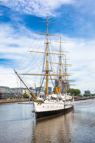 Buenos Aires Argentina Desember 2018 Perahu Distrik Puerto Madero Pada Stok Gambar Bebas Royalti