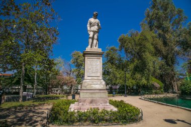 Santiago, Şili - 28 Aralık 2018: Santiago, Şili 'deki Santa Lucia Hill Parkı' nda Don Pedro de Maldivia Heykeli.