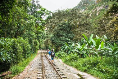 Aguas Calientes, Peru-Jan 7, 2019: Peru 'da Cusco ve Machu Picchu' yu birbirine bağlayan demiryolu. Güney Amerika.