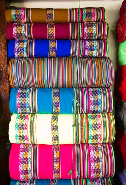 Peruanische Traditionelle Bunte Einheimische Handarbeit Textilstoff Auf Dem Markt Machu — Stockfoto