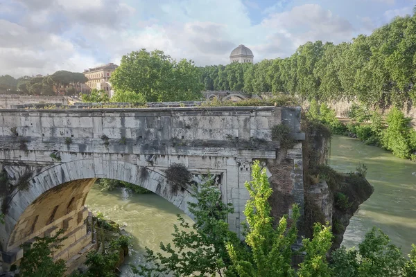 Broken bridge in Rome, Italy — Stock Photo, Image