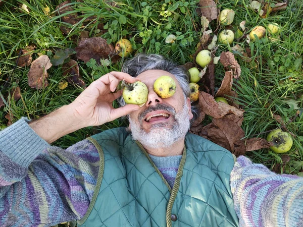 Funny Mature Man Apple Harvest Abundance Concept — Stock Photo, Image