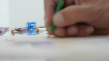 Kağıt üzerine sanatsal çizim Pastel resimler yaratıcılık kavramı