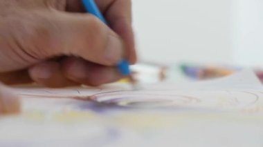 Kağıt üzerine sanatsal çizim Pastel resimler yaratıcılık kavramı