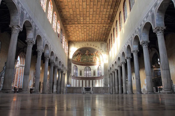 Basilika der Heiligen Sabina in Rom — Stockfoto