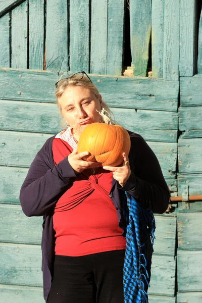 Funny woman pumpkin — Stock Photo, Image