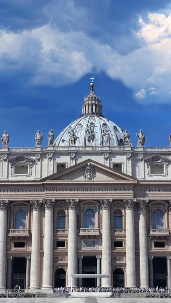 Saint Peter Basilica facade — Stock Photo, Image