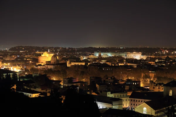 Řím – přehled v noci — Stock fotografie