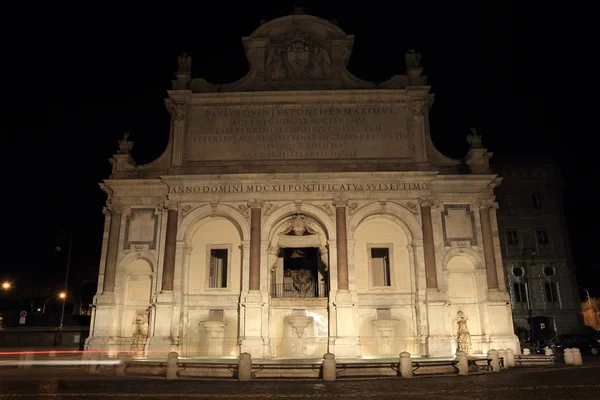 Acqua Paola fountain at night — Stock Photo, Image