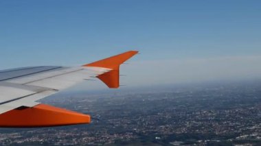 Milan'dan Roma'ya uçan Easyjet uçak