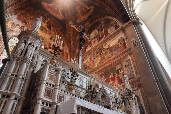 Altar principal na igreja de Santa Maria Novella — Fotografia de Stock