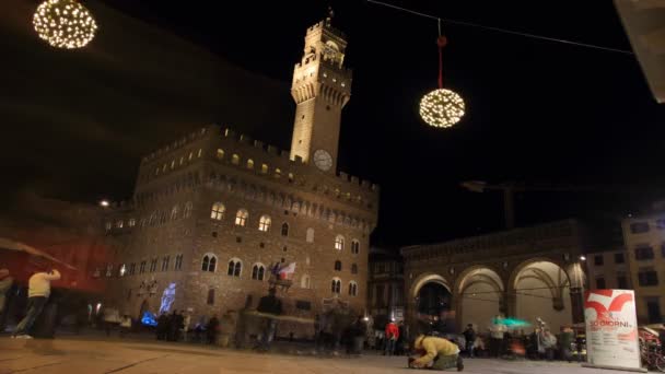 Lidé v Piazza della Signoria — Stock video