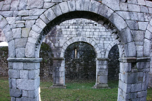 Entrada de arco de pedra — Fotografia de Stock