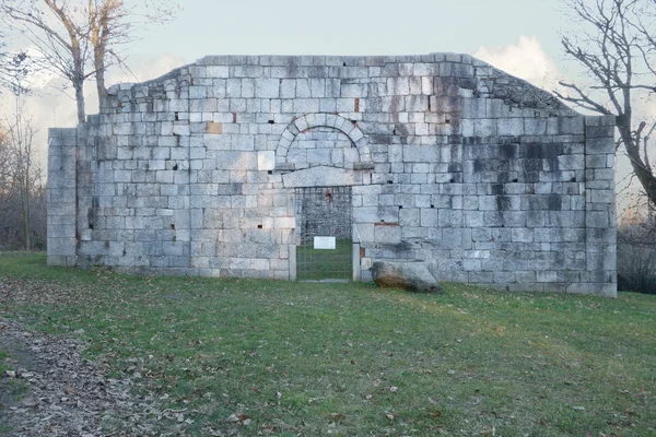 圣马蒂诺座教堂的废墟 — 图库照片