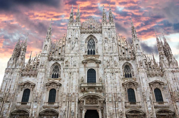 Catedral de Duomo em Milão, Italia — Fotografia de Stock