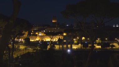 Geceleri Trajan Forumu