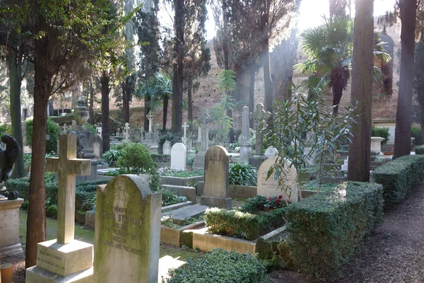 Niet-katholieke begraafplaats in Rome — Stockfoto
