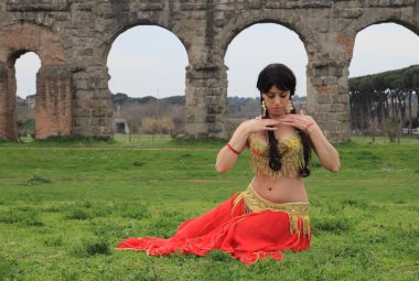 Güzel dansçı.
