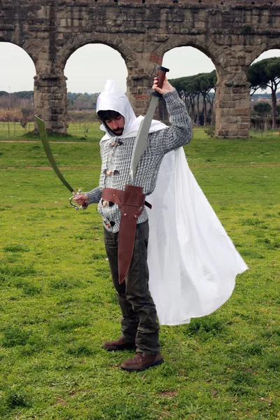 Cavaleiro medieval masculino — Fotografia de Stock