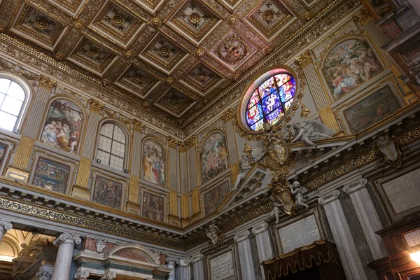 ローマのサンタ・マリア ・ マッジョーレ大聖堂の天井 — ストック写真