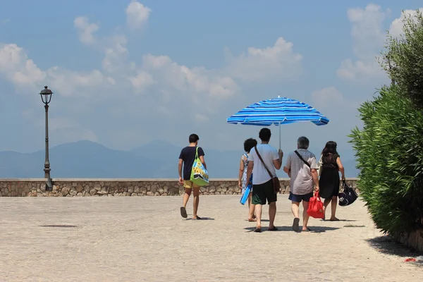 Sperlonga beach parasol — Stock Photo, Image