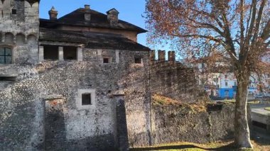 İsviçre, Locarno; Ortaçağ Visconteo Kalesi dış görünümü