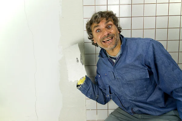 Tiler feliz en el trabajo — Foto de Stock