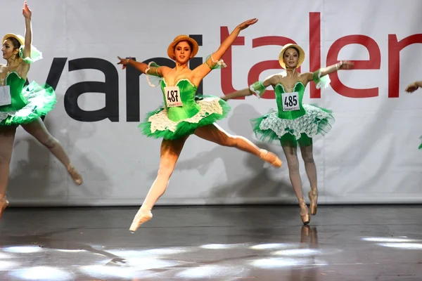 Ballet and contemporary dance competition — Stock Photo, Image