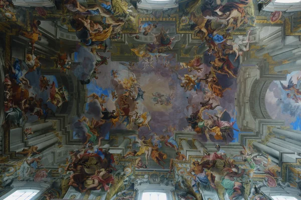 圣伊格内修斯的洛约拉画法天花板 — 图库照片