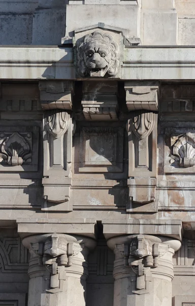 Estatua de la estación central de tren, Milán — Foto de Stock