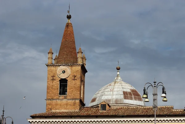 Çan kulesi Santa Maria del Popolo, Roma — Stok fotoğraf