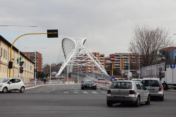 Garbatella bridge i Rom — Stockfoto