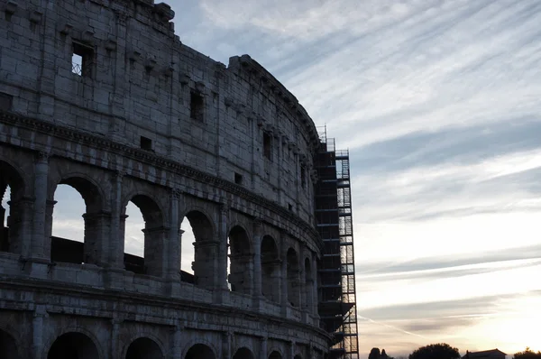 Colosseum bij zonsondergang — Stockfoto