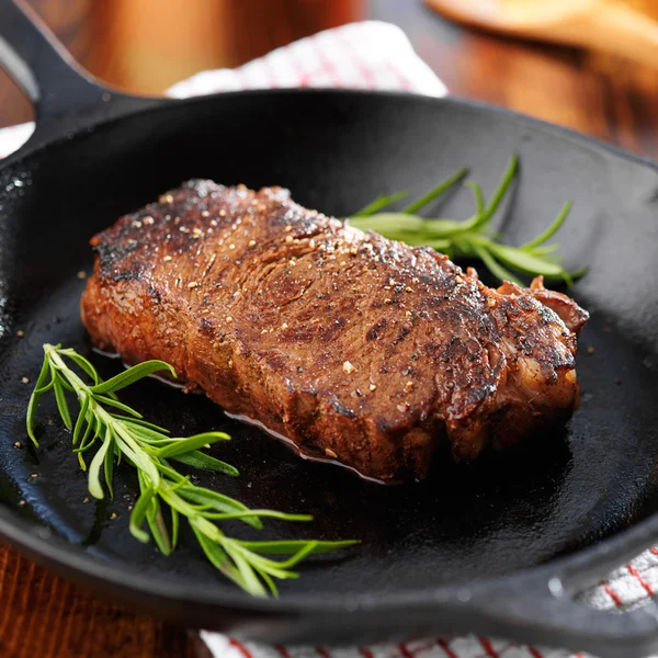 New york strip steak — Stockfoto