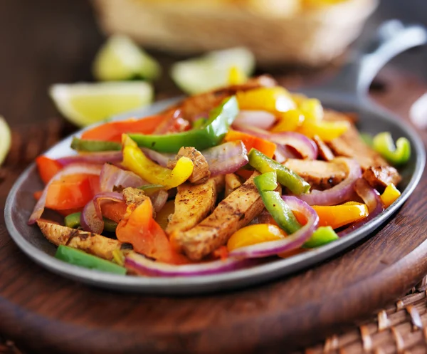 Mexikansk kyckling fajitas — Stockfoto