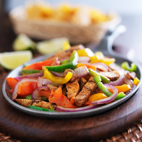 Mexikanische Hühnerfajitas — Stockfoto