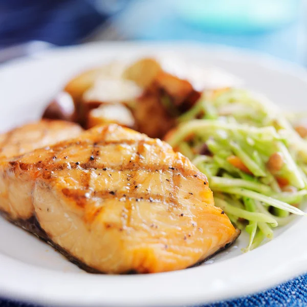 Grilled salmon — Stock Photo, Image